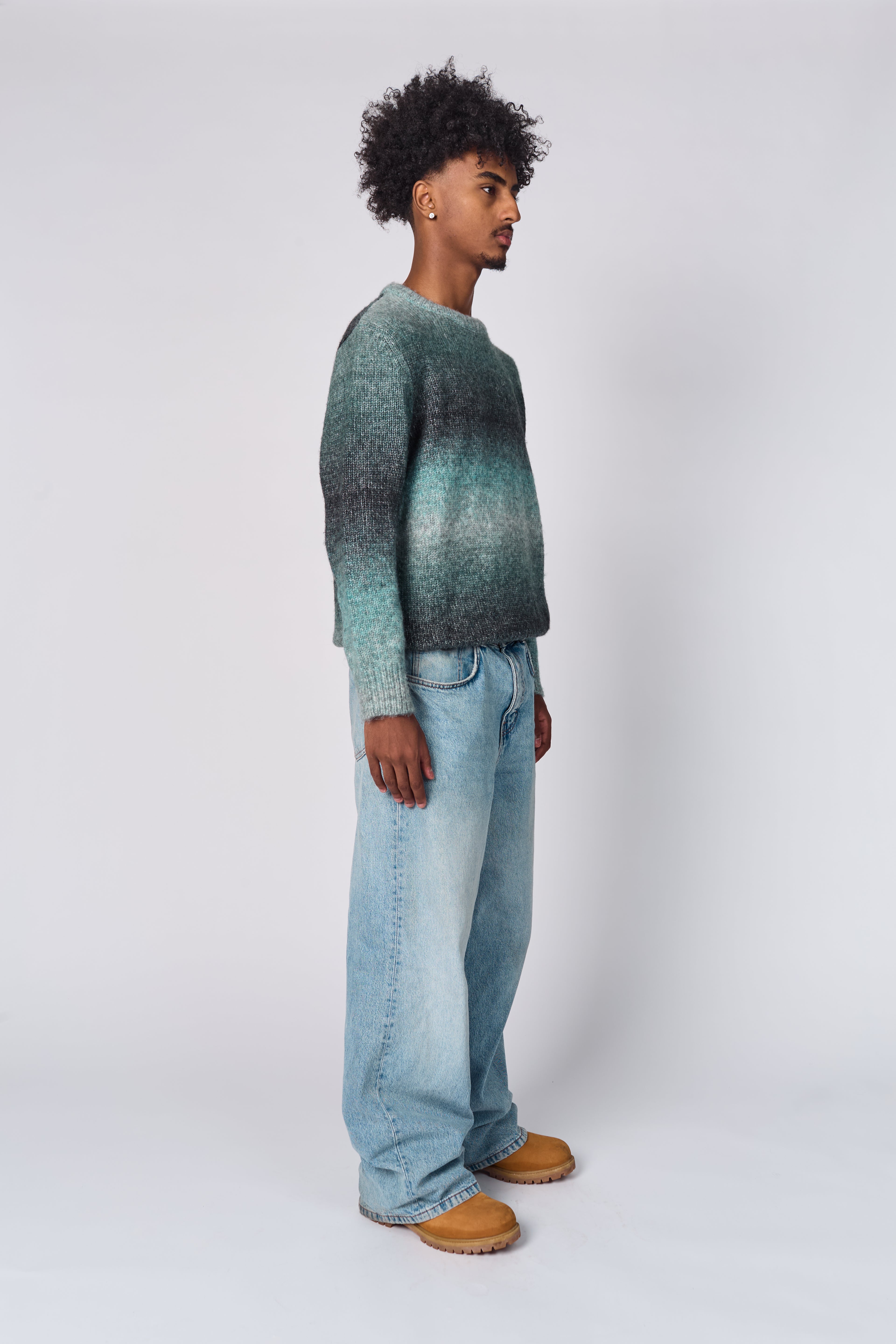 GRADIENT BLUE SWEATER