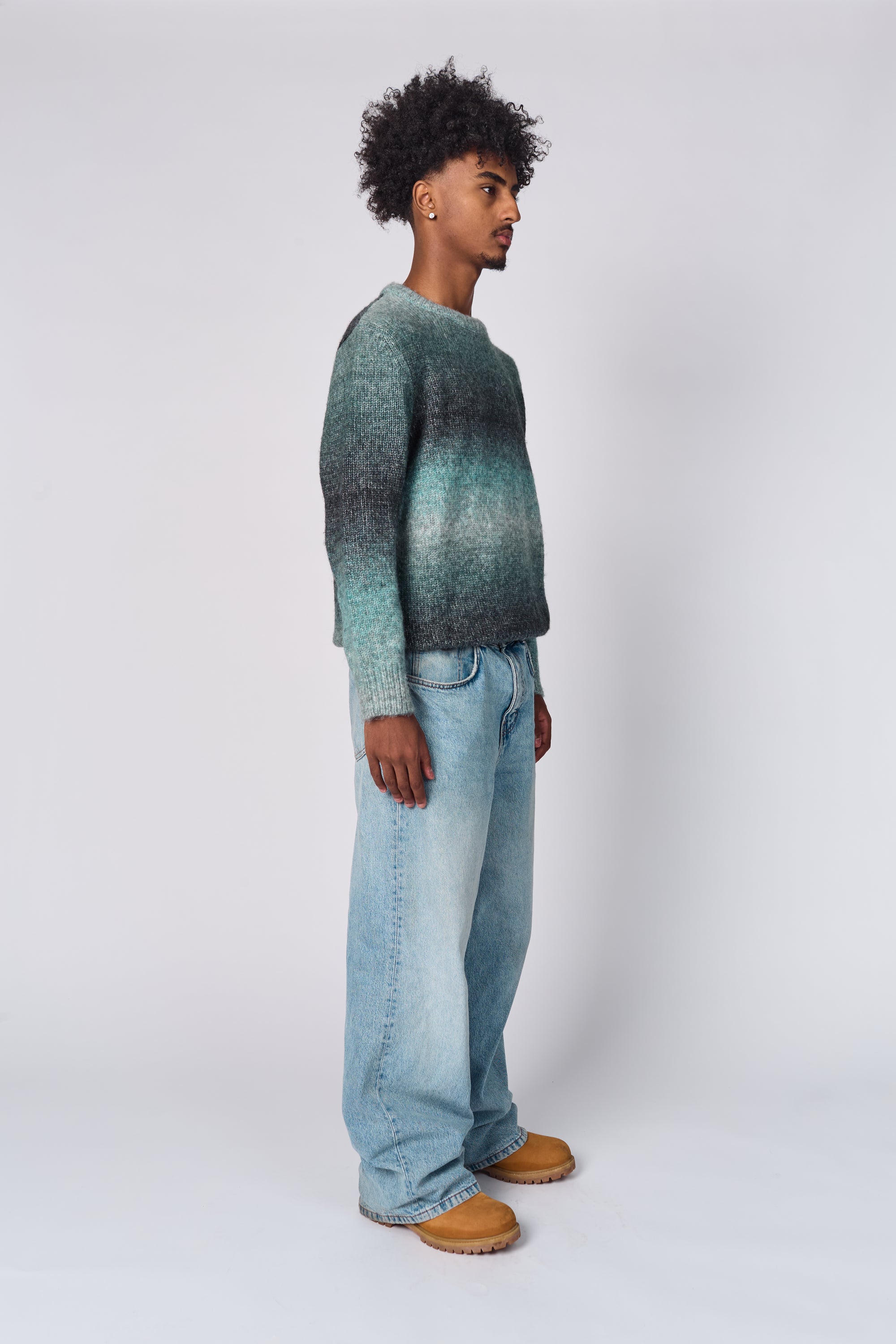 GRADIENT BLUE SWEATER